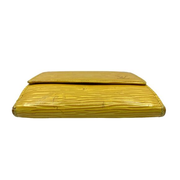 Vintage Louis Vuitton EpiLeather Elise Wallet - 4.25”W x 4”H x 0.75”D - Picture 4 of 9